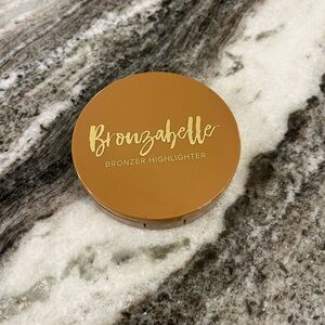 Bronzabelle Bronzer Highlighter